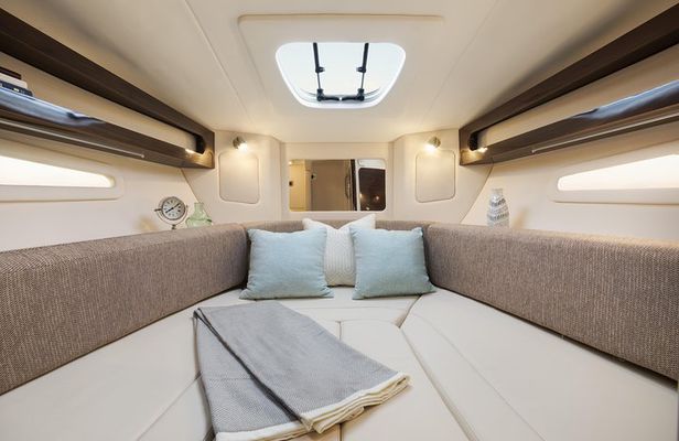 Motor Yacht (2026)Luxury Private Cruise Around Santorini