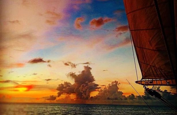 Private & Romantic Sunset Cruise Under Sails