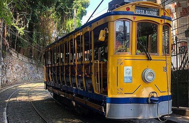 Walking tour of the bohemian neighborhoods of Santa Teresa and Lapa