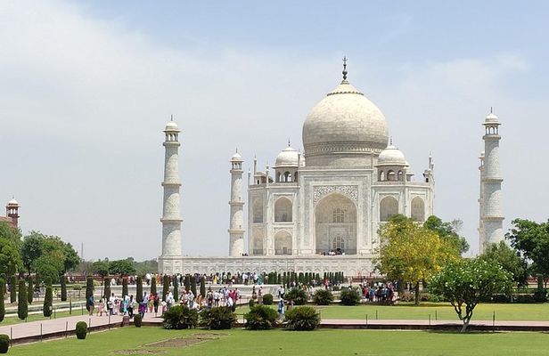 Private Agra Same Day Taj Mahal tour by AC Car from Delhi