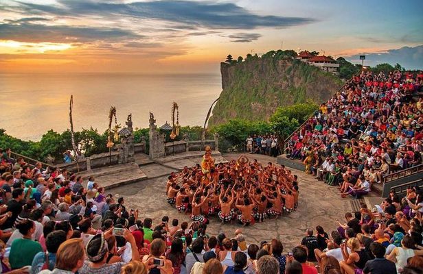 Uluwatu Temple & Kecak Fire Dance Show (Include All Tickets)
