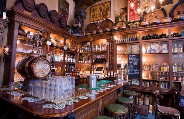 Exclusive Amsterdam Red Light District tour with a drink
