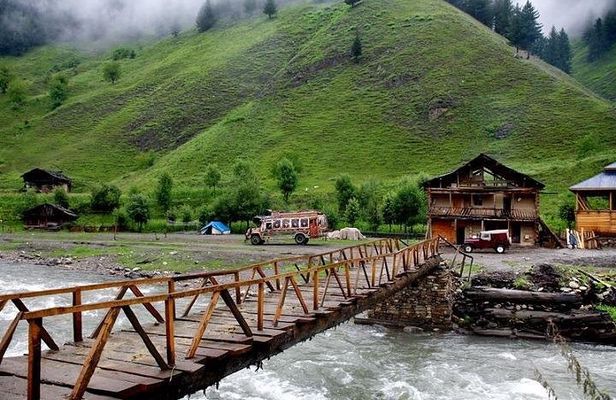 7 Night 8 Days Taj Mahal with Kashmir Tour Package