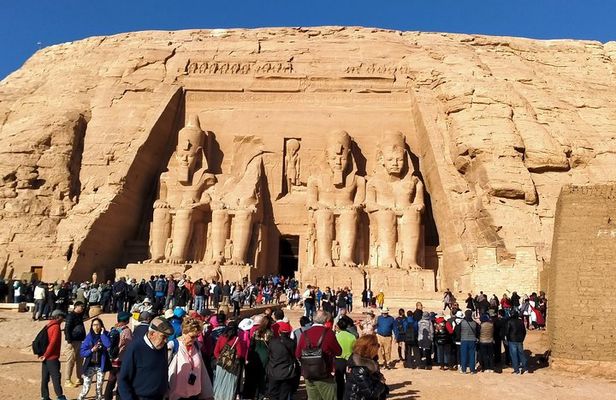 From Aswan: Abu Simbel Temples Tour with Egyptologist Guide