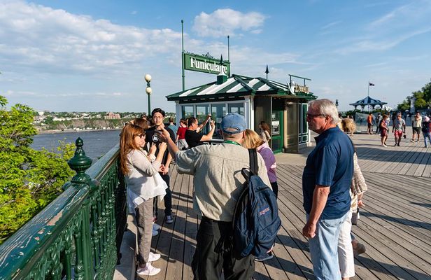 Old Quebec City Walking Tour with Funicular Ticket