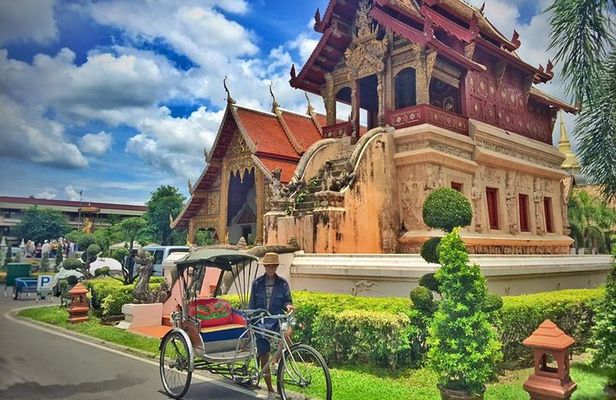 Chiang mai History with Tricycle Riding & Walking Private Tour