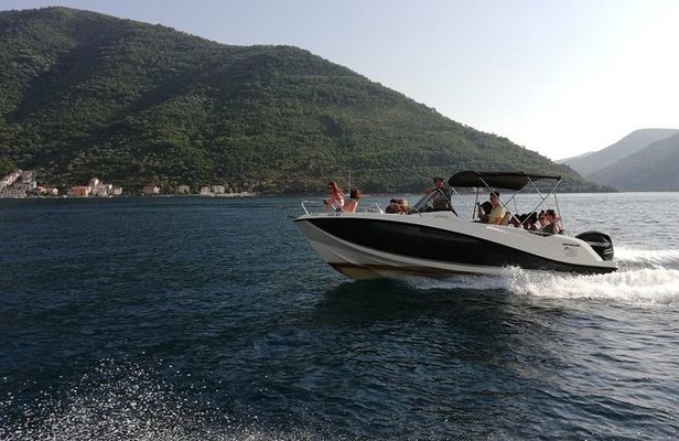 3h-Private Bout: Kotor bay and Blue Cave attraction (Free Drinks)