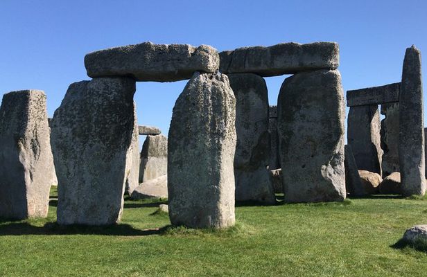 Salisbury Magna Carta Stonehenge and Bath Private Tour