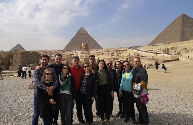 Private Guided Tour of the Pyramids & Grand Egyptian Museum