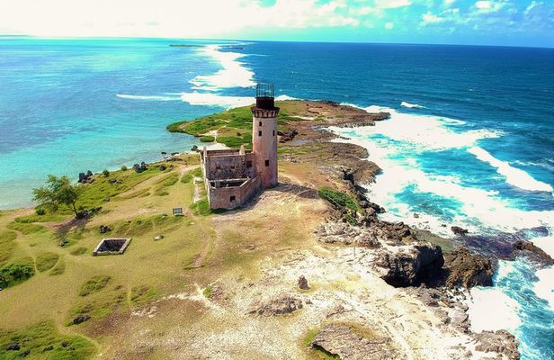 5 Islands Speedboat Cruise incl. Snorkeling in Blue Bay + Lunch at Ile aux Cerfs