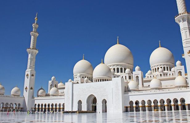 Full Day Abu Dhabi City Tour + BAPS Mandir Visit, guide transfer