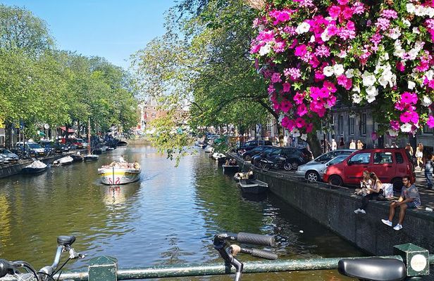 Private walking tour in Amsterdam