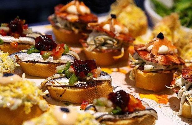 Pamplona Pintxo / Tapas Tour (5 pintxos)