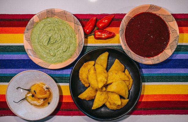 Medellín Home Cooking Class, Fruit Tasting & Shared Meal