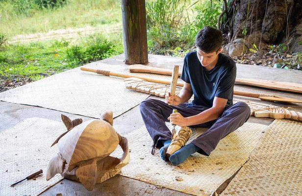 Polynesian Cultural Carving Experience in Holualoa