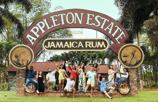 Private Customizable Waterfalls, Crocodiles, Rum Tasting, or Pelican Bar Tour