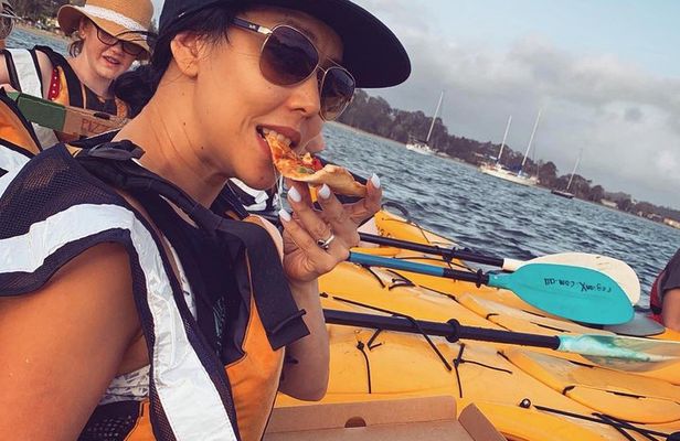 Batemans Bay Sunset Pizza Kayak Tour - Float and Feast