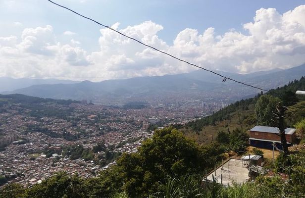 Comuna 8 and coffee tour