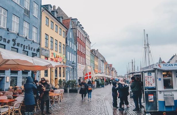 Hygge Walk in Copenhagen with a Local