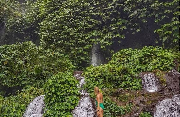 Day Trip Waterfall (Benang Kelambu, Benang Stokel, Sesere)