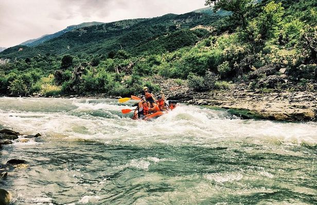 Rafting Vjosa and Benja Hot Springs from Gjirokaster