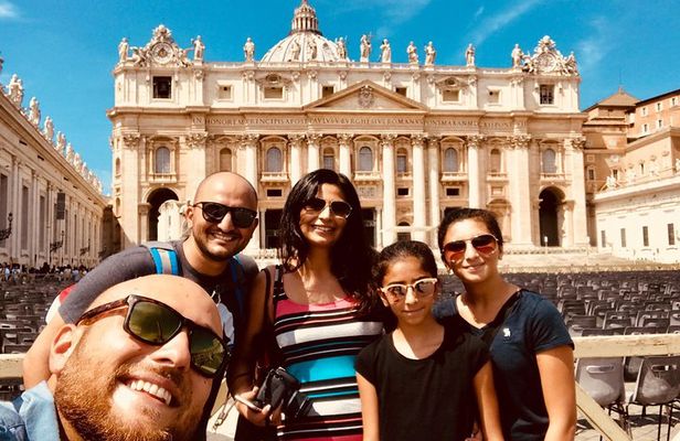 St Peter’s Basilica Tour, Dome Climb & Papal Tombs I Max 6 People