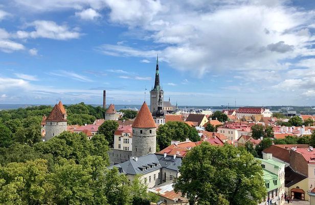 Explore Tallinn in 60 minutes with a Local