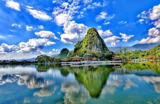 Seven Star Crag and Dinghu Mountain private day tour from Guangzhou
