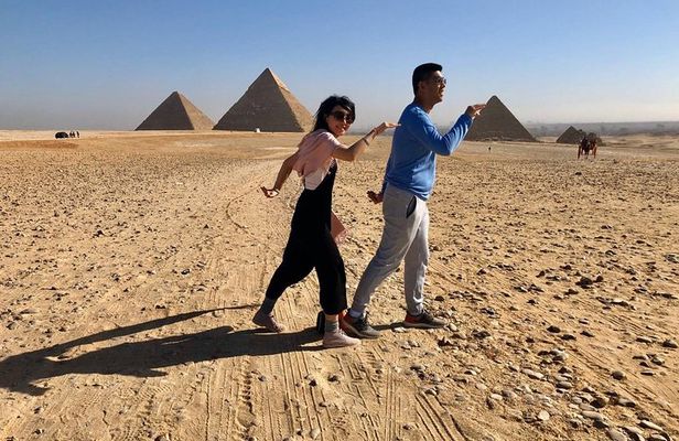Private Cairo Best tour Pyramids ,Museum, Old Cairo and bazaar