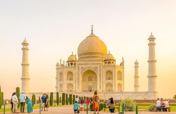 Private Taj Mahal Sunrise Day Tour From Delhi by Ac Car - All Inclusive