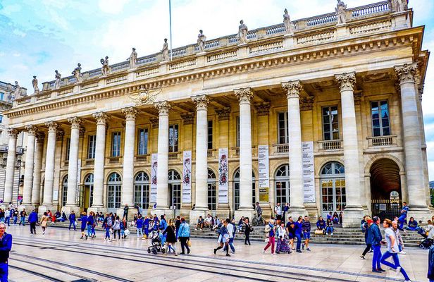 Explore the Instaworthy Spots of Bordeaux with a Local