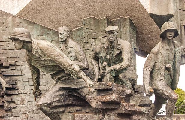 Historic Warsaw: Exclusive Private Tour with a Local Expert