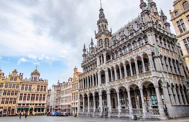 Architectural Brussels: Private Tour with a Local Expert