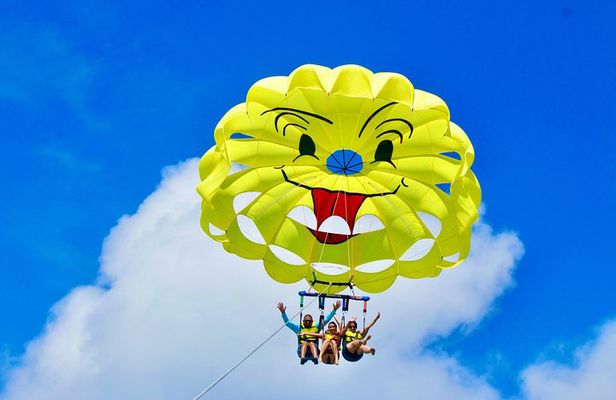 Aruba Parasailing with Unparalleled Views