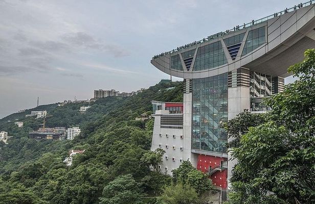A Private City Tour of Hong Kong with Mercedes-Benz