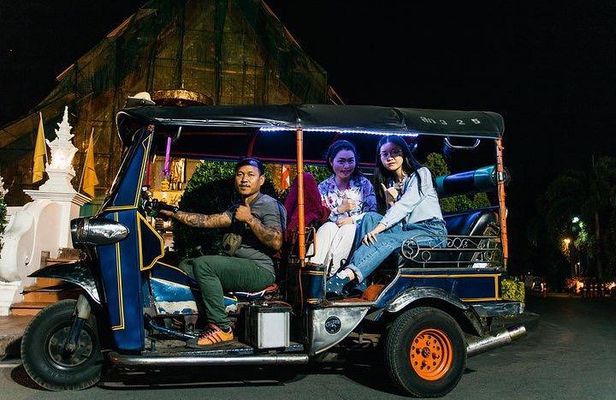 Heart of Chiang Mai By Tuk Tuk under the Sunlight or Moonlight