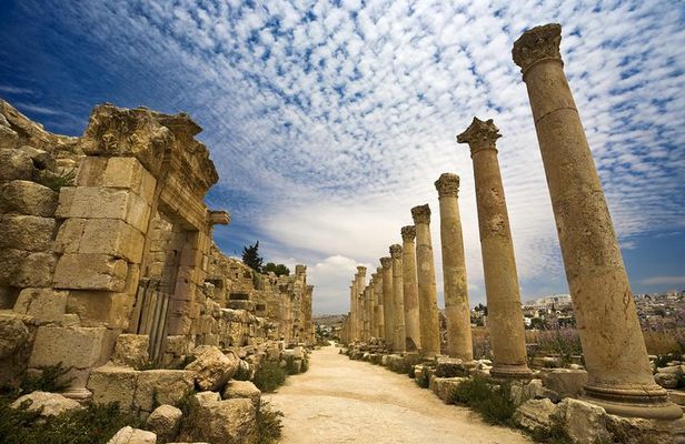 4-Night Private Jordan Cultural Tour: Jerash, Petra, and Wadi Rum Overnight