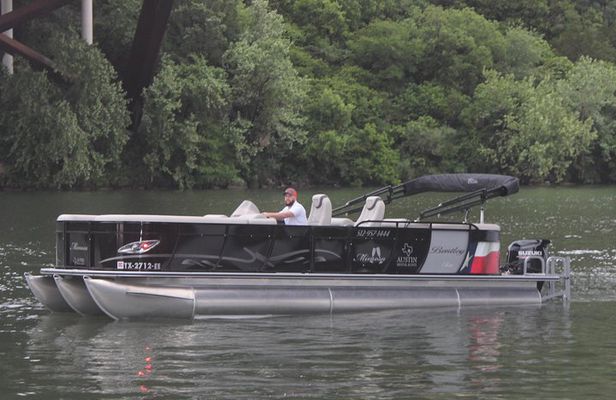 Boat Shuttle to Ski Shores - Scenic Water Taxi Tour