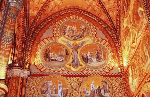 Castle District tour with Matthias Church Ticket & Cake & Coffee