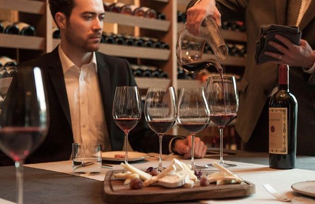 Bologna Exclusive Italian Wine Tasting in the centre