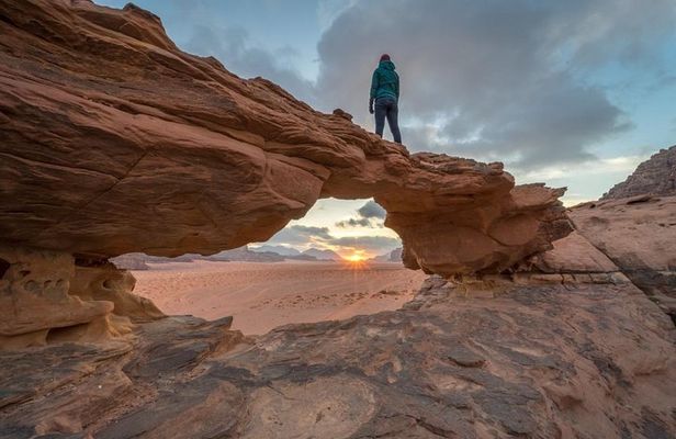 Full-Day Jeep Safari "Wadi Rum Highlights!" w/ Bedouin Lunch