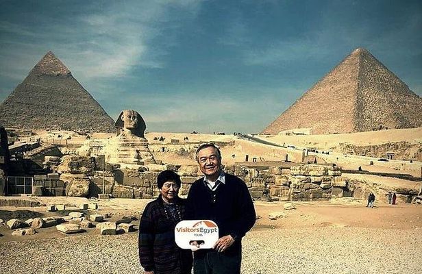 Day Tour at Giza Pyramids & Sphinx