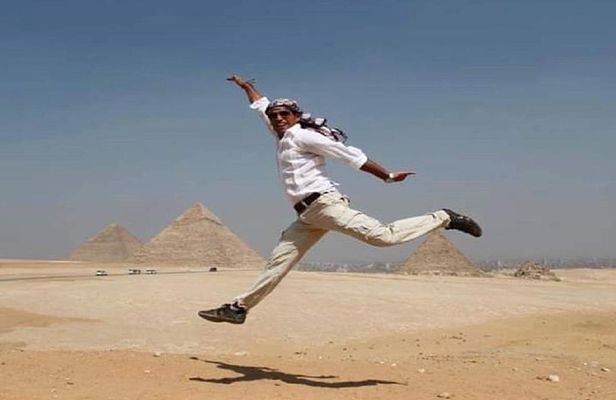 private guided tour Giza Pyramids,Sphinx and Egyptian Museum