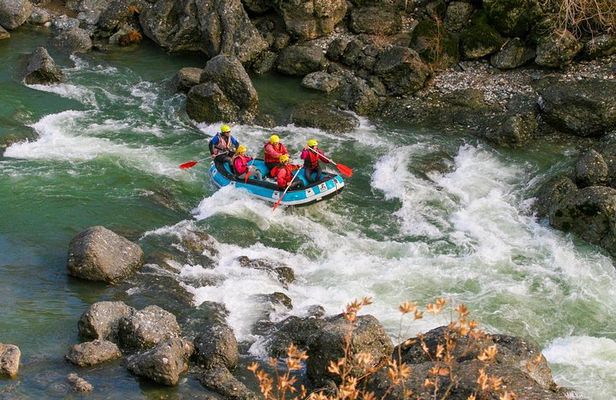 Rafting in Aliakmonas, close to Meteora