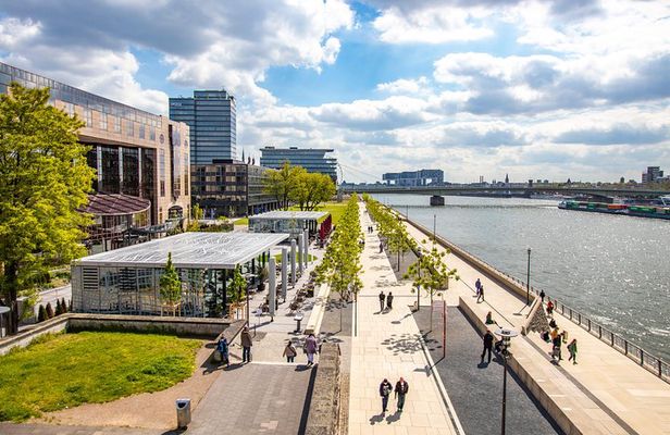 Discover Cologne’s most Photogenic Spots with a Local