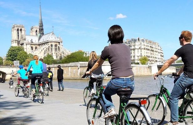 The Paris Monuments Tour