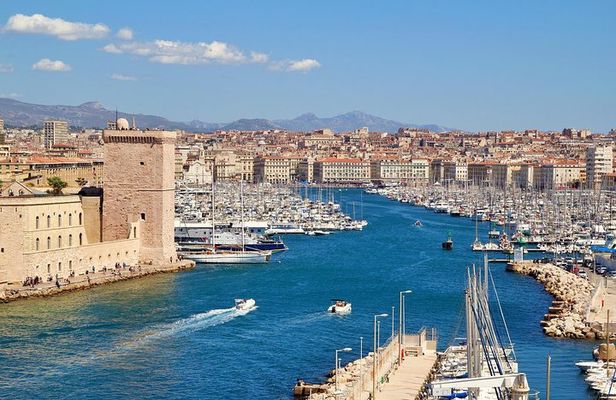 Discover Marseille’s most Photogenic Spots with a Local