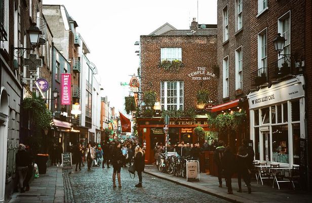 Explore Dublin in 60 minutes with a Local