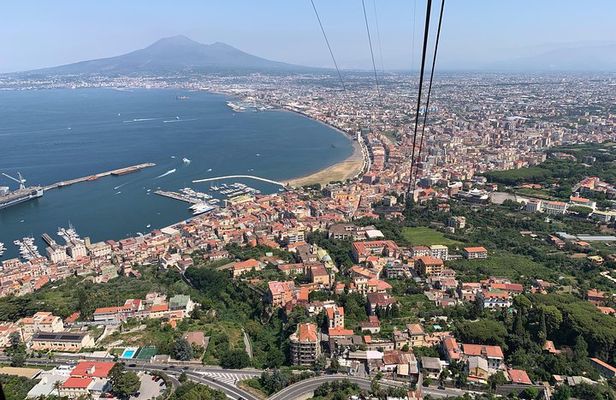 Pizza Tour | Vesuvius & Pompeii included pizza with driver