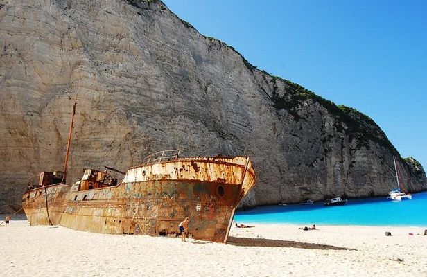 Shipwreck and Blue Caves- 8m Private Boat Tour (up to 11pax)
